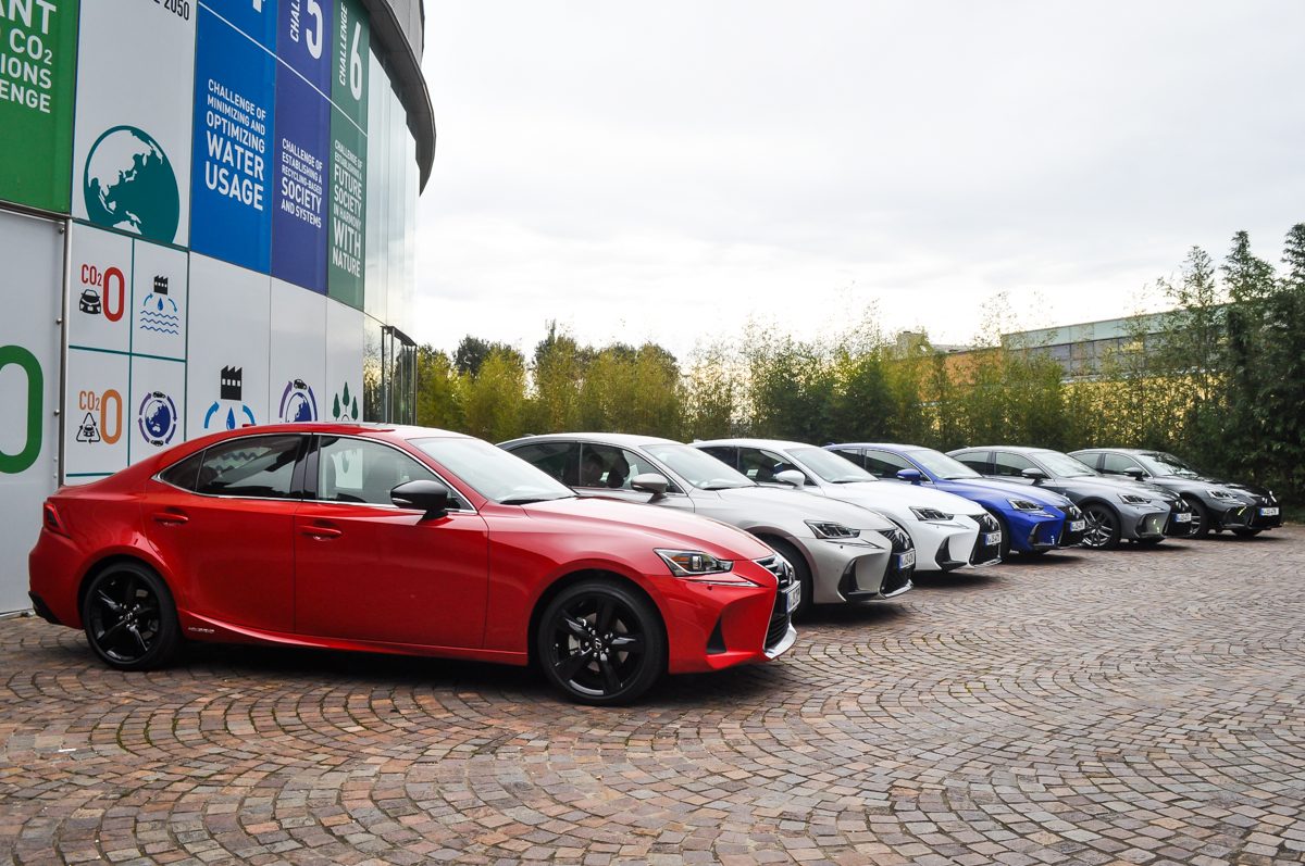 LEXUS IS