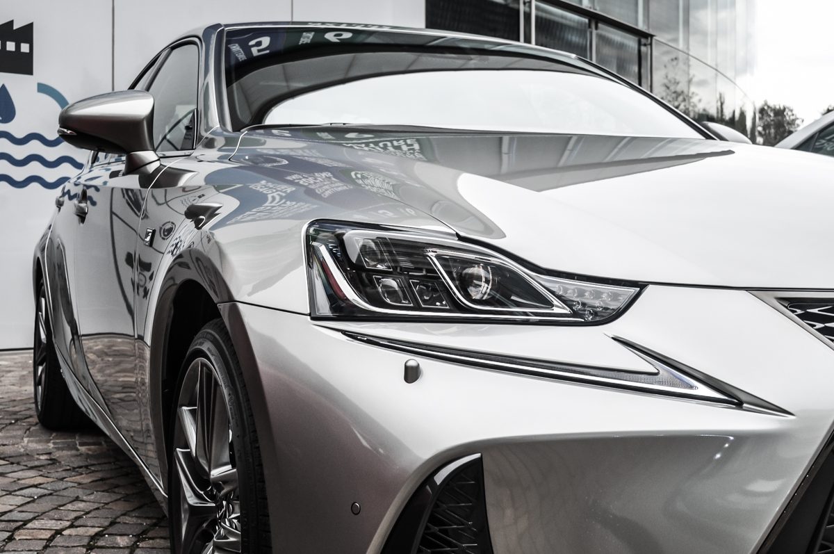 LEXUS IS