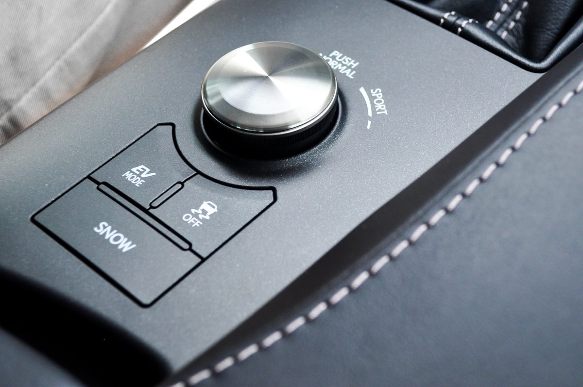 LEXUS IS