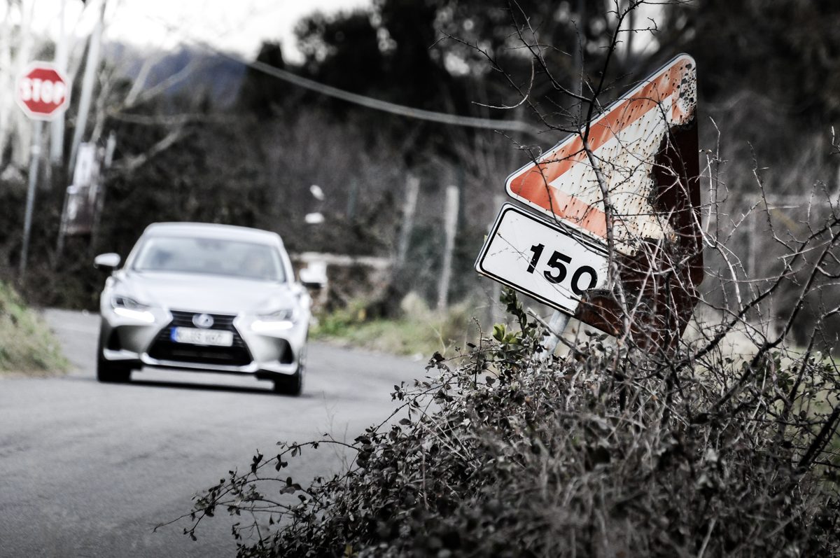 LEXUS IS