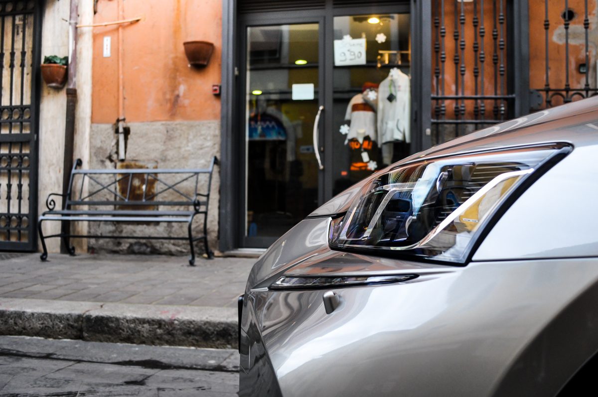 LEXUS IS