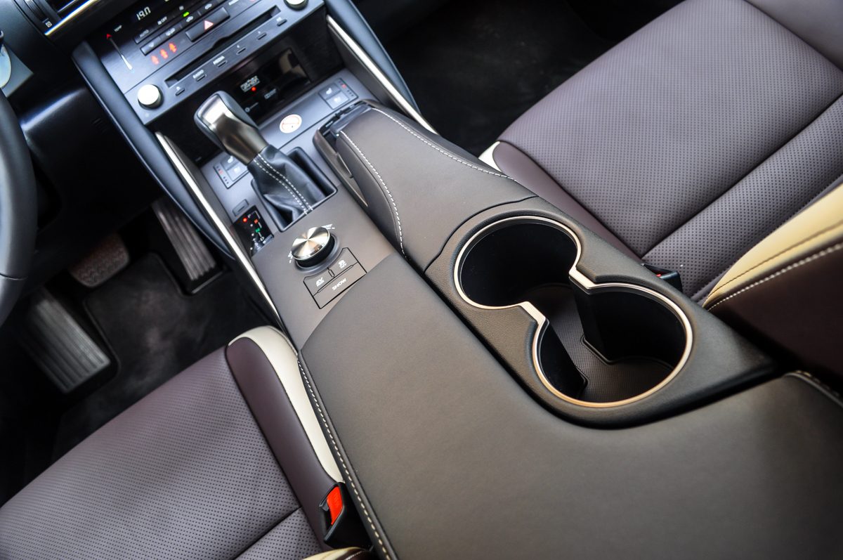 LEXUS IS