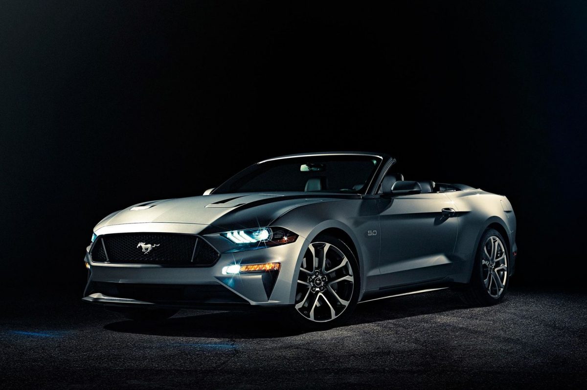 FORD MUSTANG