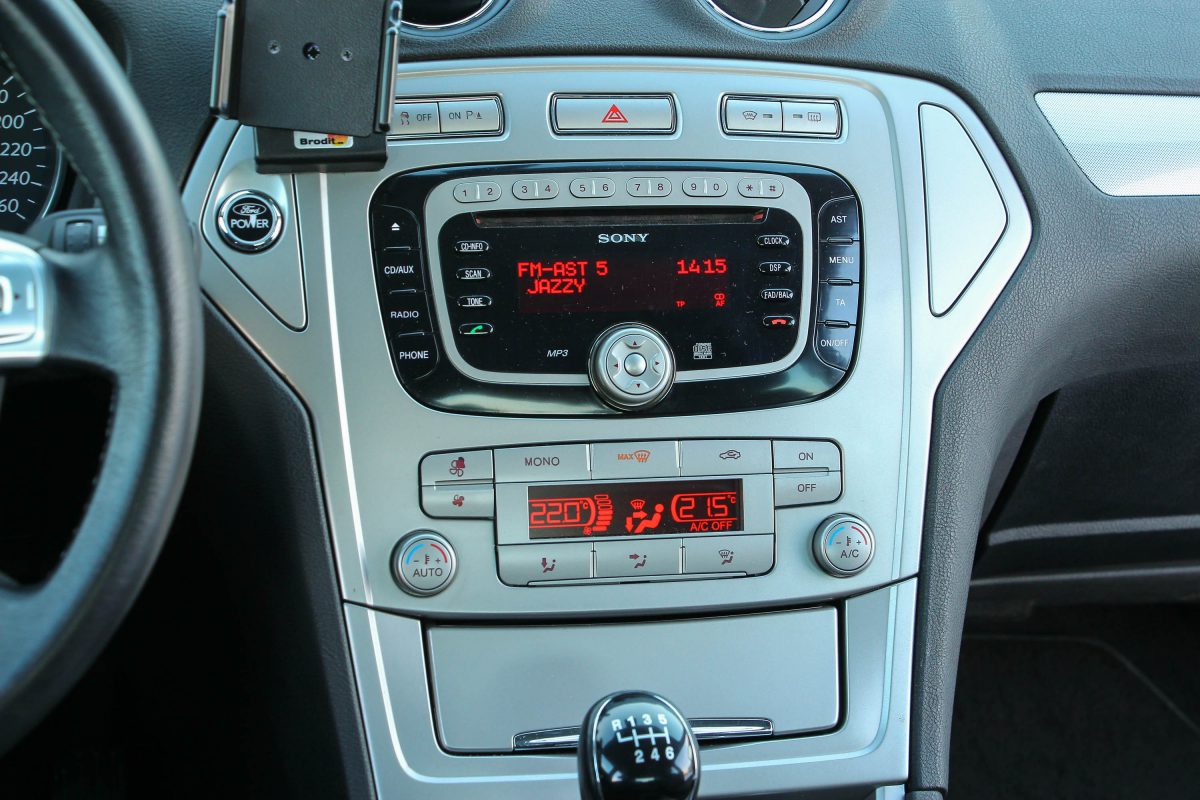 FORD MONDEO