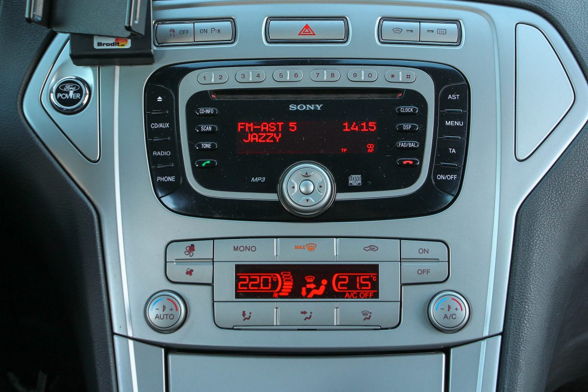 FORD MONDEO
