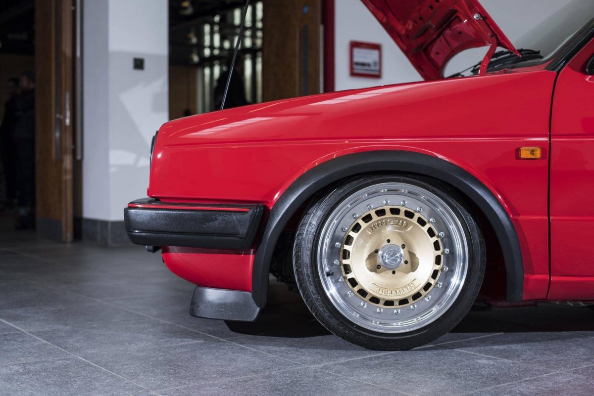 VOLKSWAGEN GOLF