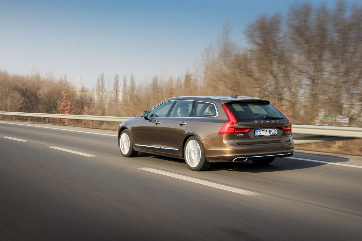 VOLVO V90