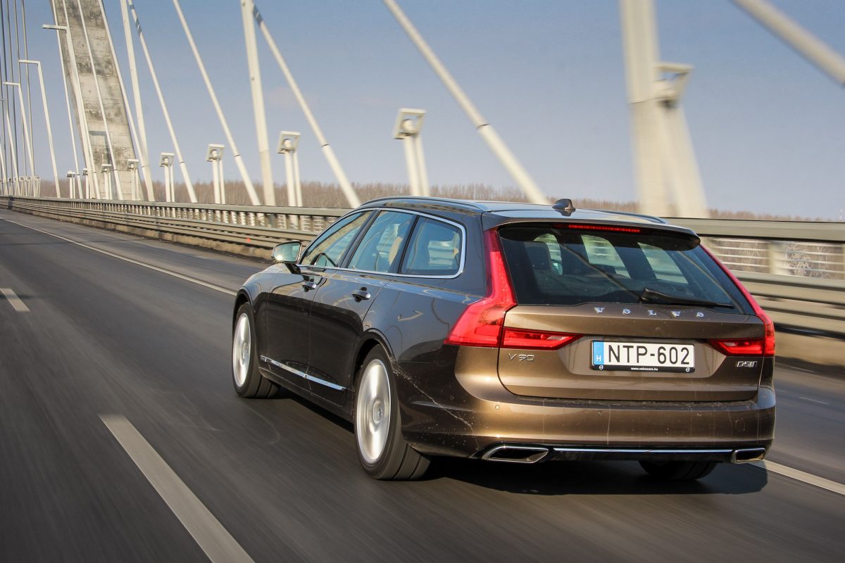 VOLVO V90