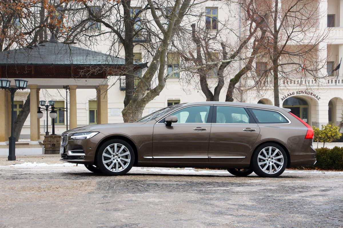 VOLVO V90
