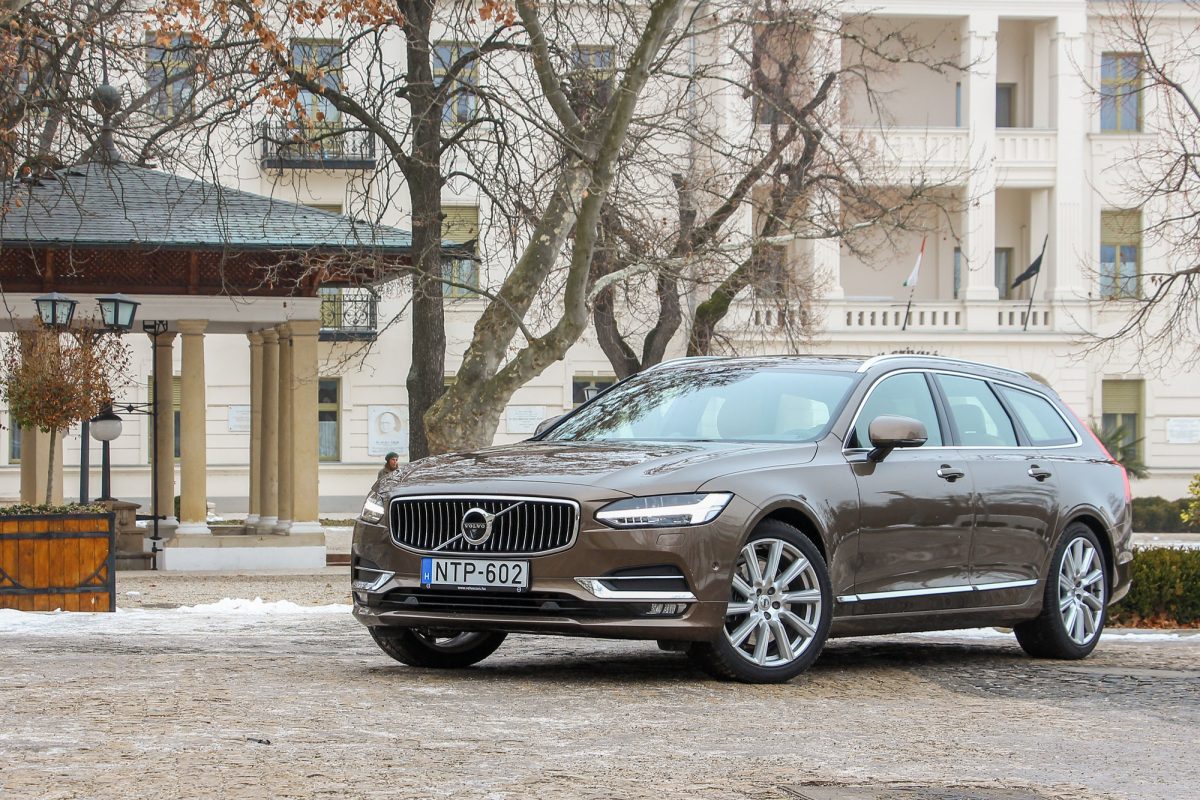 VOLVO V90