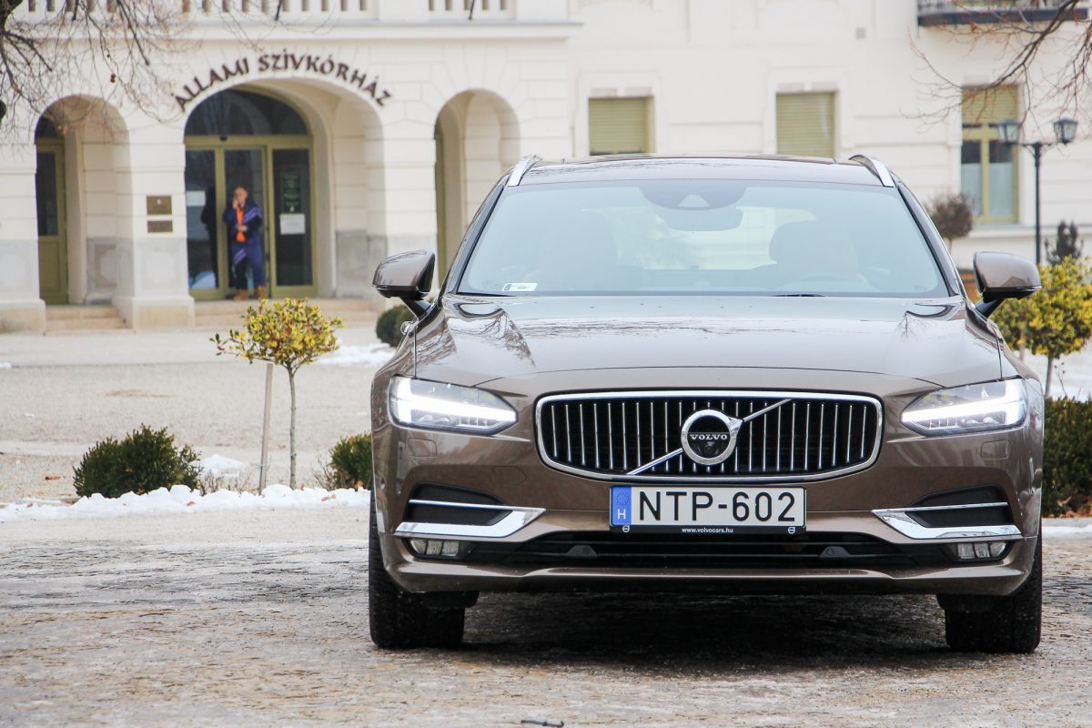 VOLVO V90