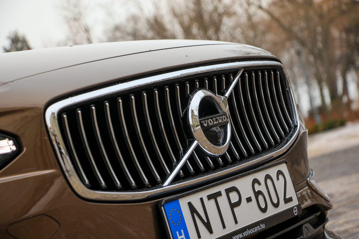 VOLVO V90