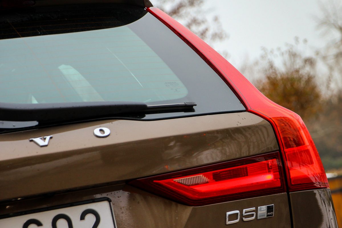 VOLVO V90