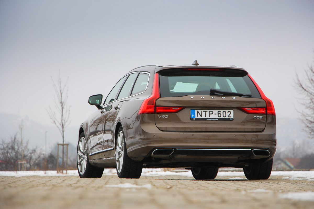VOLVO V90