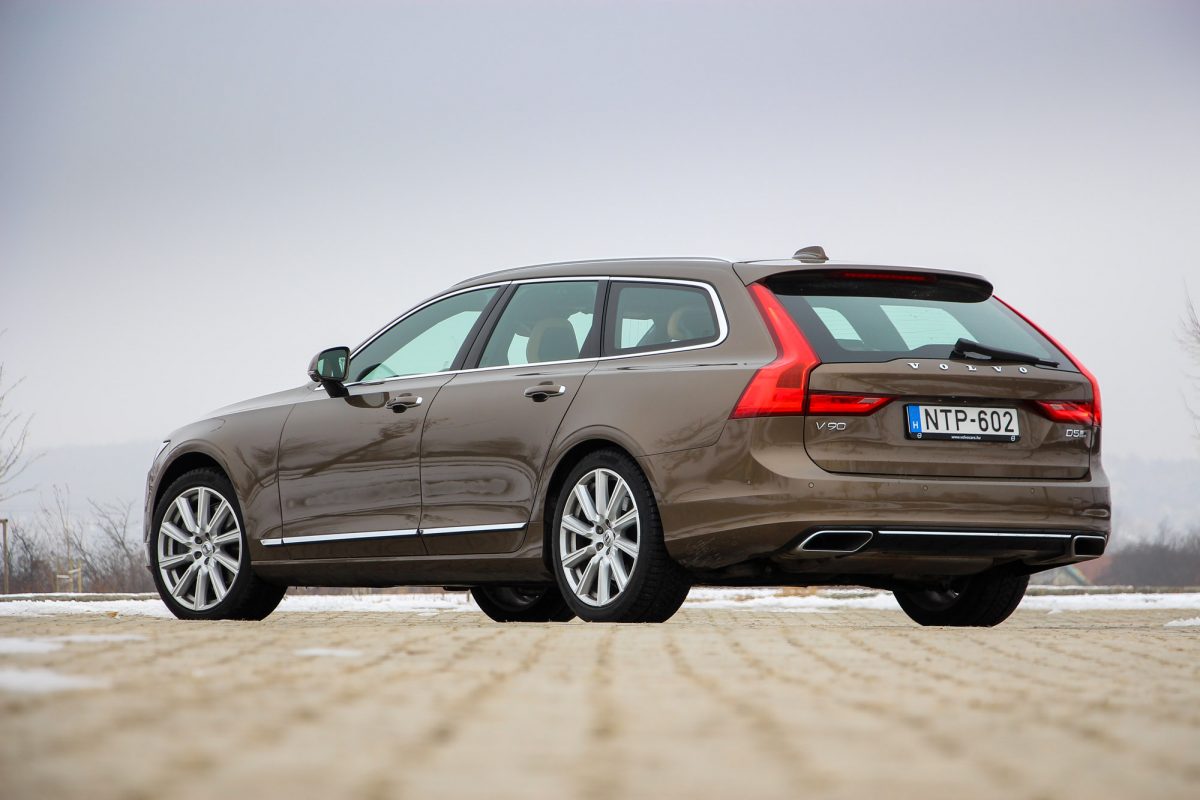 VOLVO V90