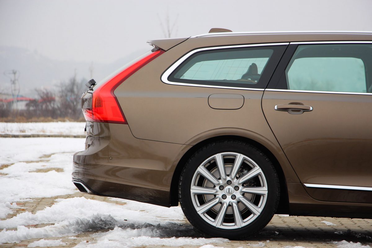 VOLVO V90