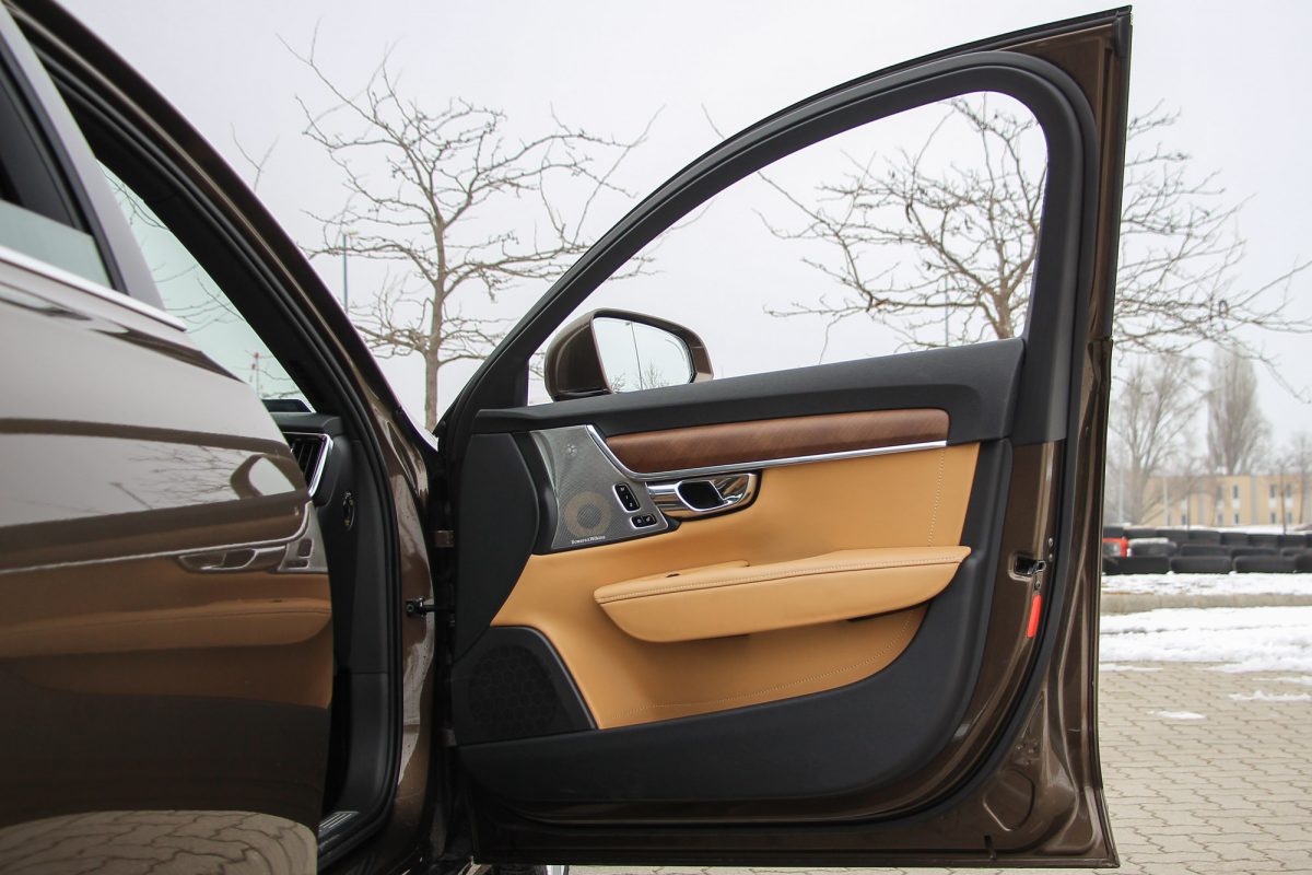 VOLVO V90