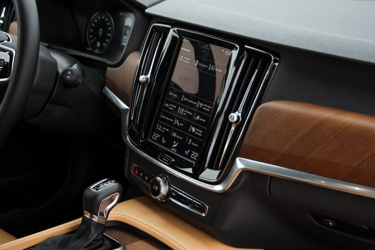 VOLVO V90