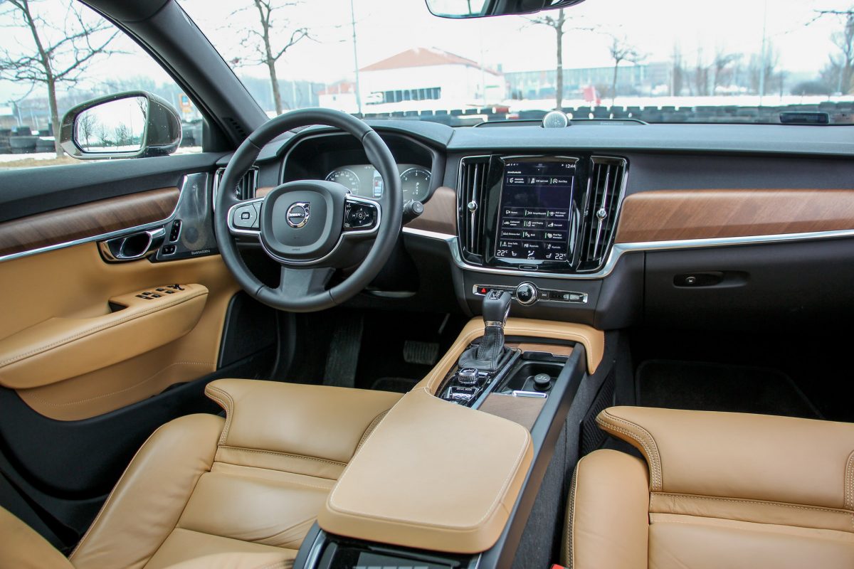 VOLVO V90
