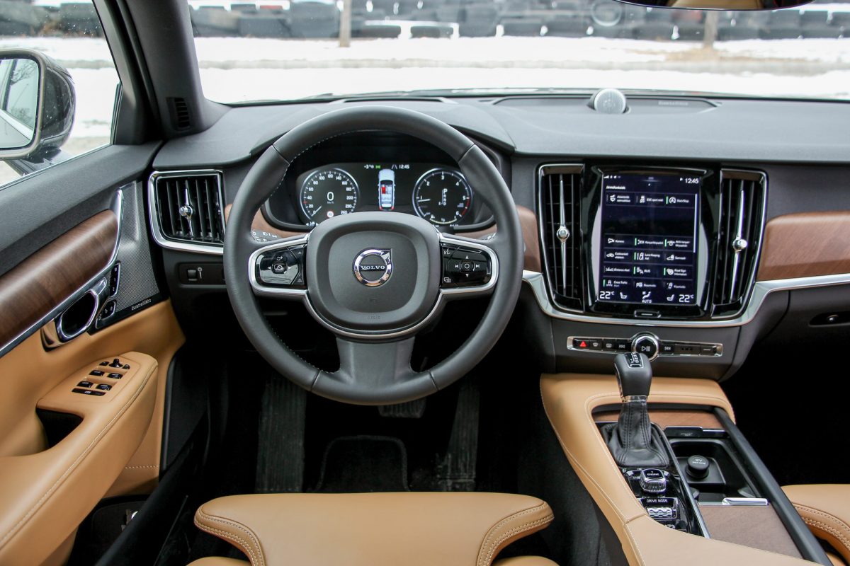 VOLVO V90