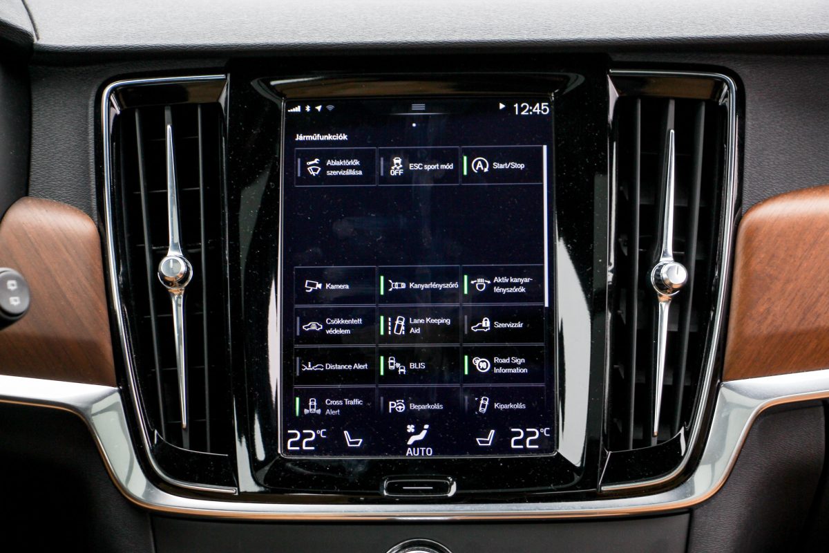 VOLVO V90