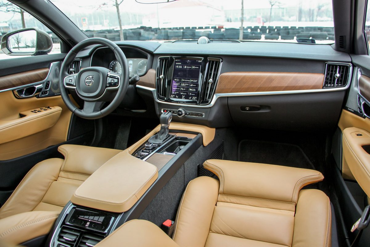 VOLVO V90