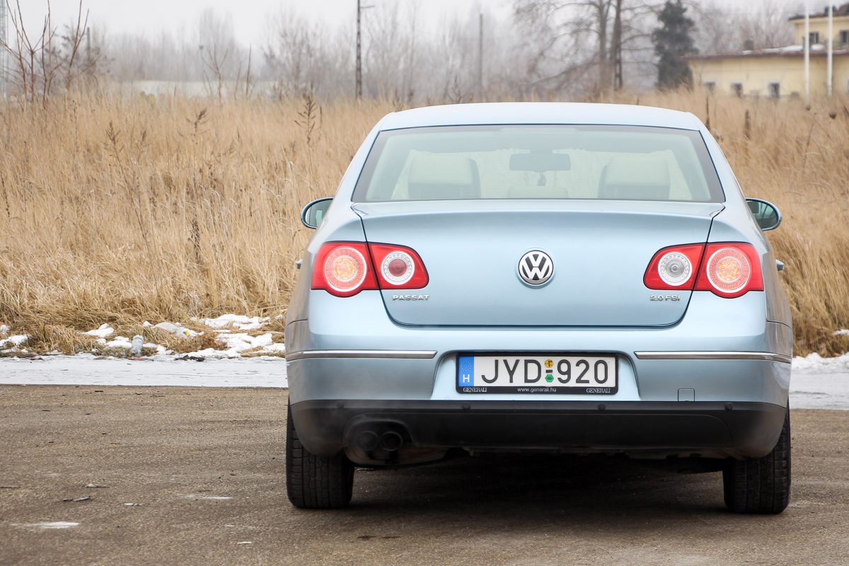 VOLKSWAGEN PASSAT VI