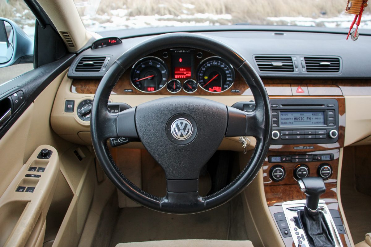 VOLKSWAGEN PASSAT VI
