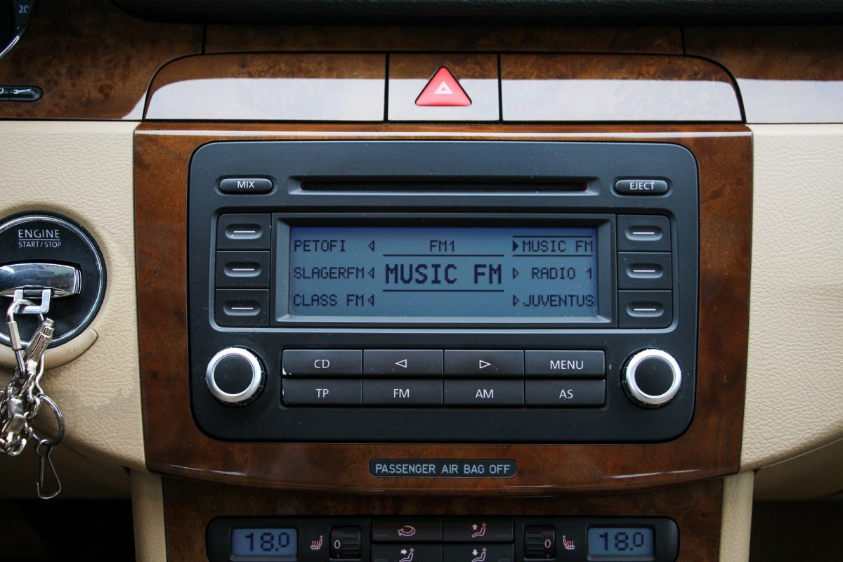 VOLKSWAGEN PASSAT VI