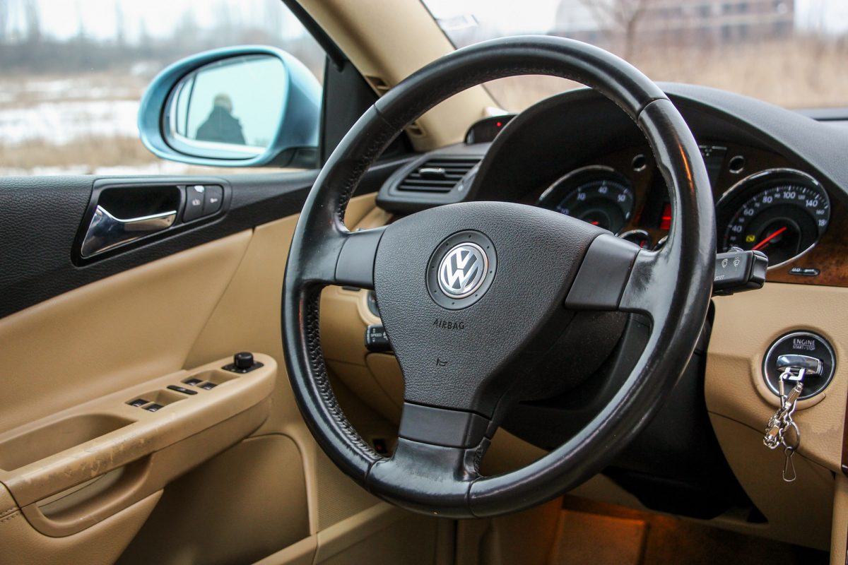 VOLKSWAGEN PASSAT VI
