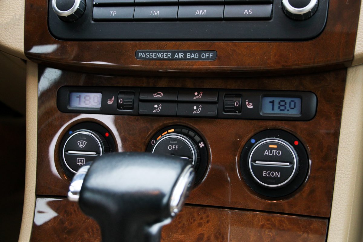 VOLKSWAGEN PASSAT VI