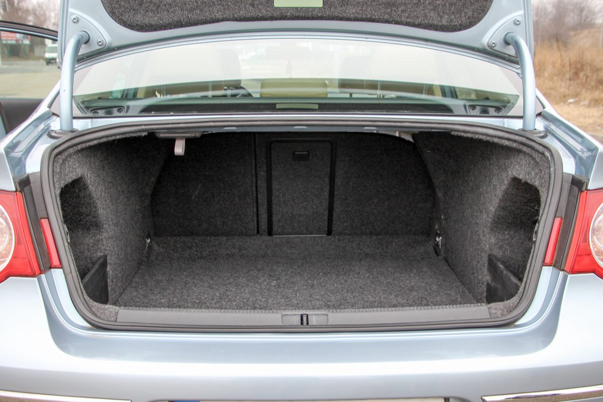 VOLKSWAGEN PASSAT VI