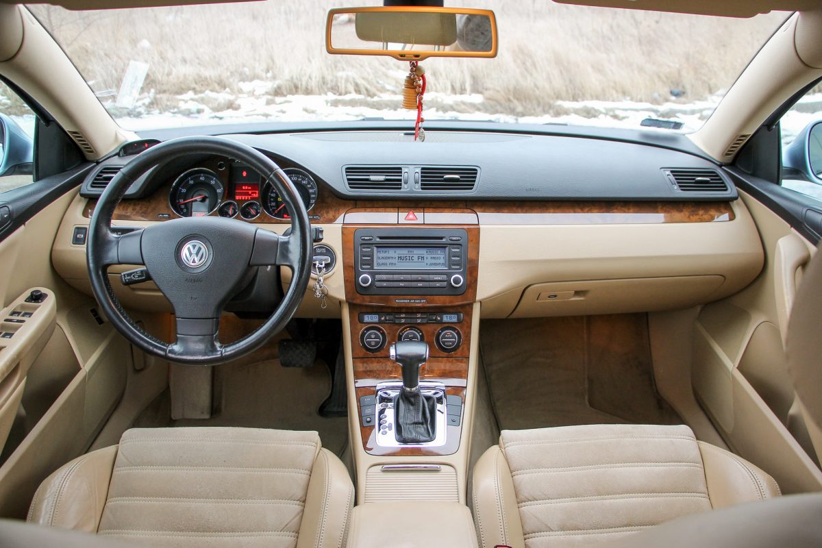 VOLKSWAGEN PASSAT VI