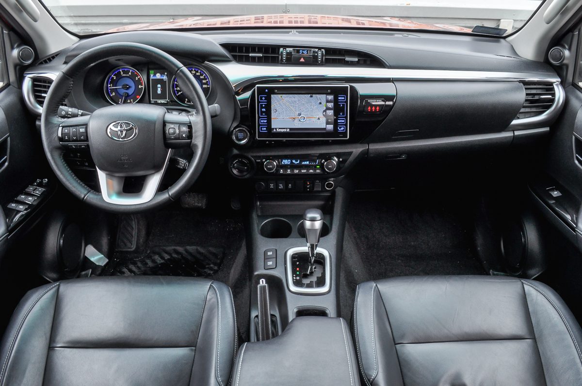 TOYOTA HI LUX