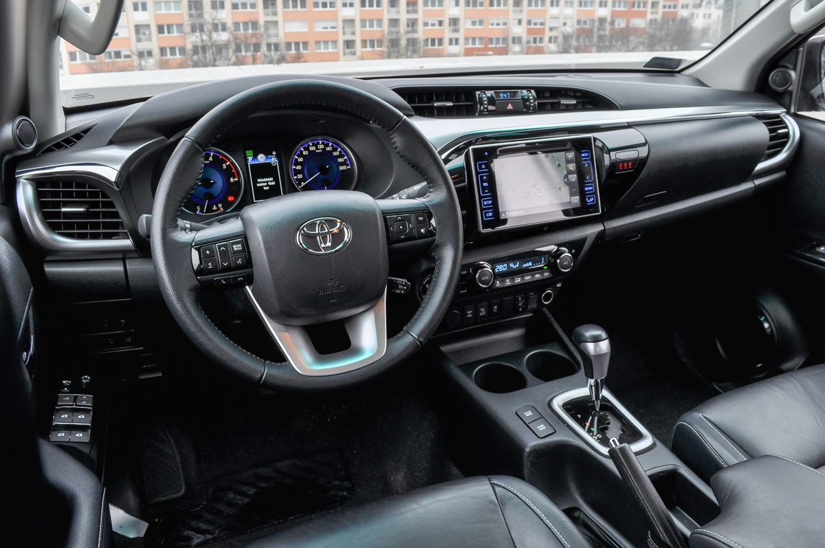 TOYOTA HI LUX