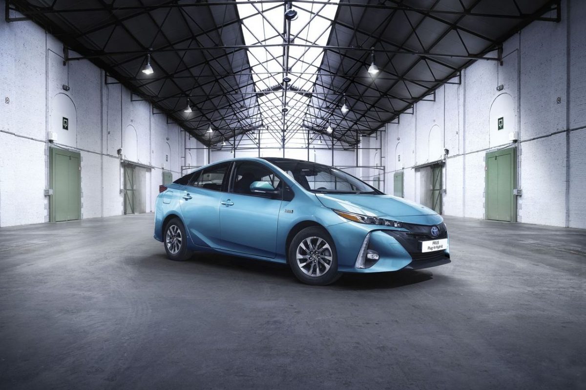TOYOTA PRIUS