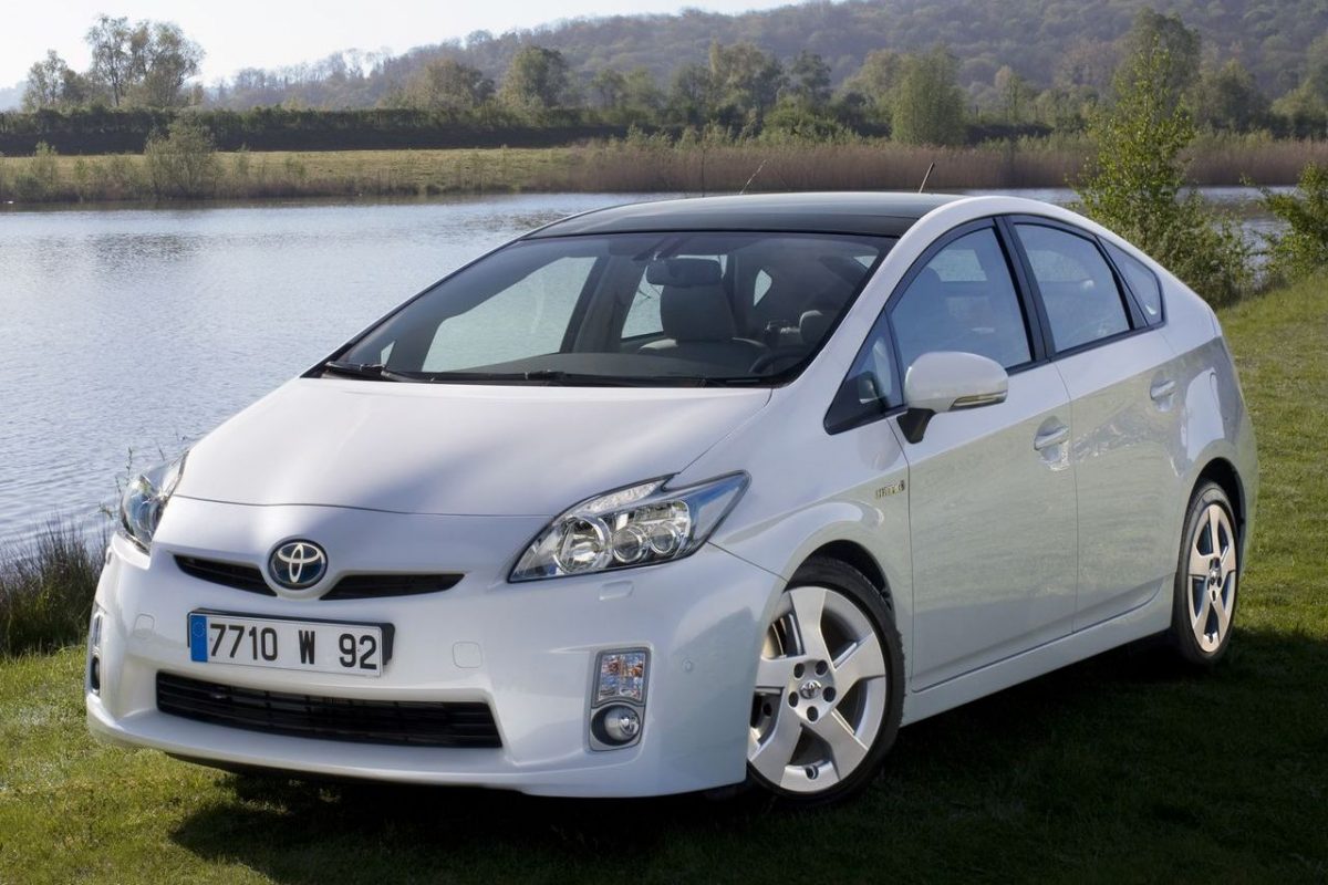 TOYOTA PRIUS