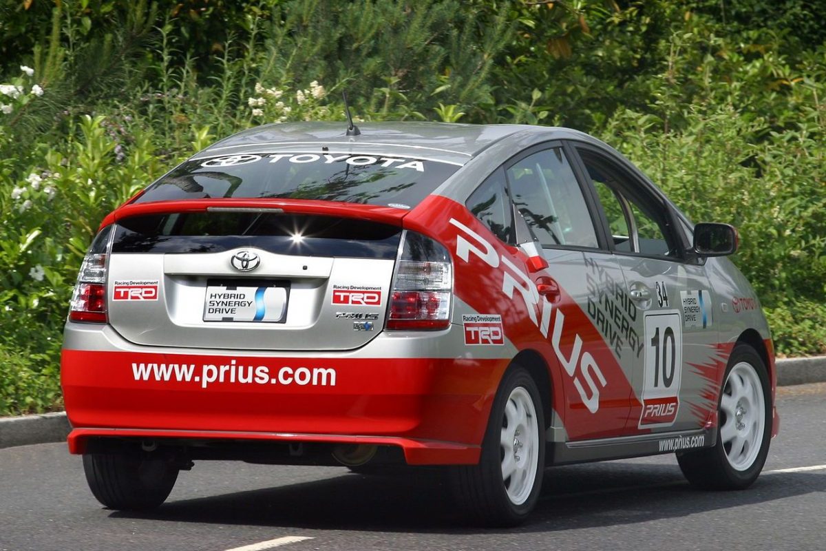 TOYOTA PRIUS