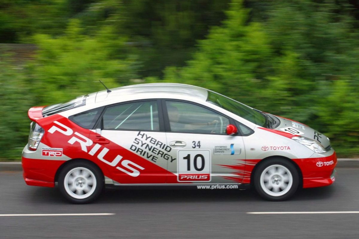 TOYOTA PRIUS