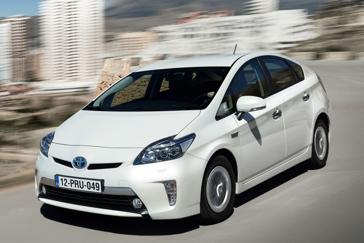 TOYOTA PRIUS