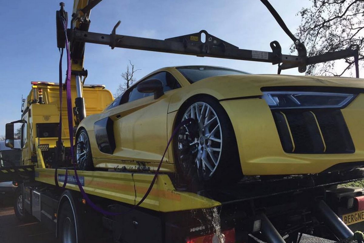 AUDI R8