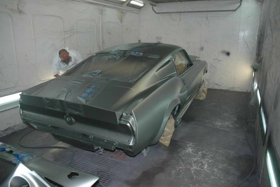 FORD MUSTANG