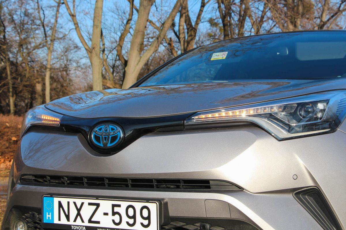 TOYOTA C-HR