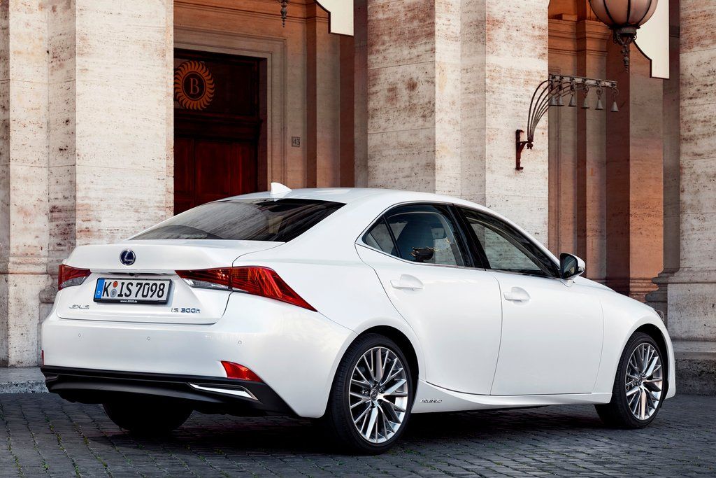 LEXUS