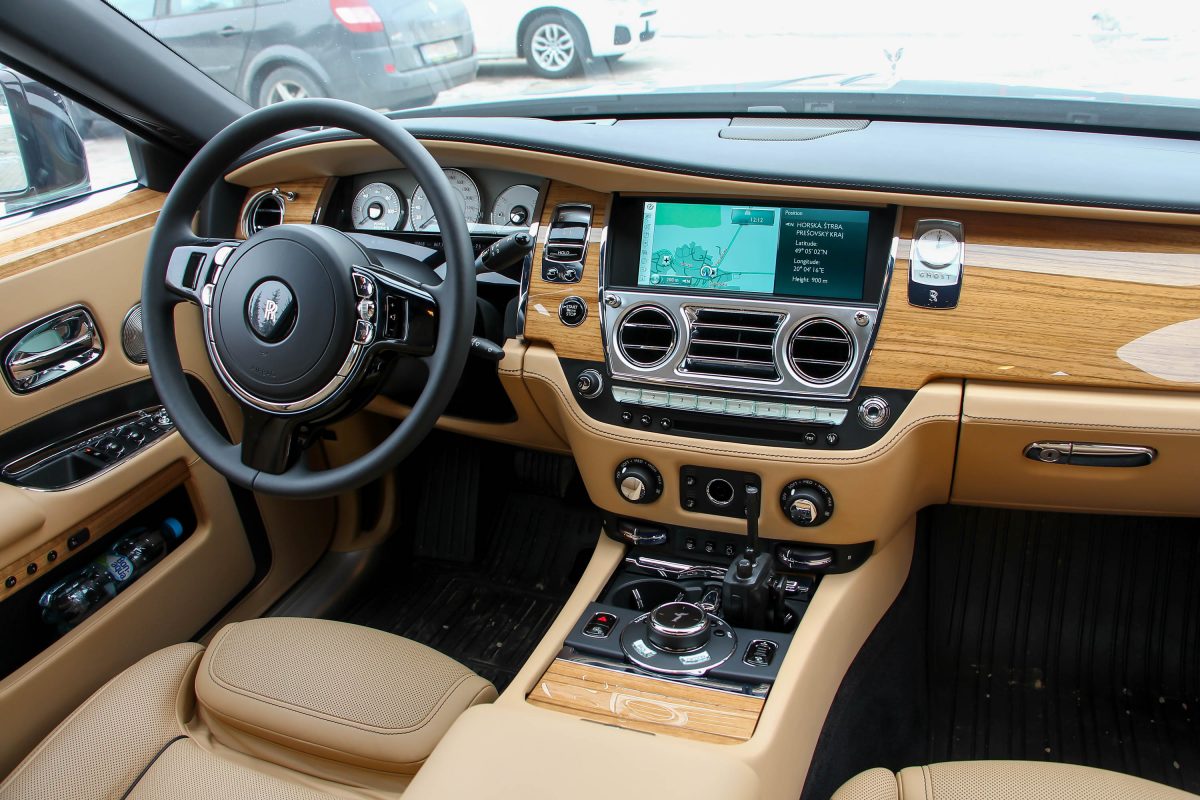 ROLLS-ROYCE