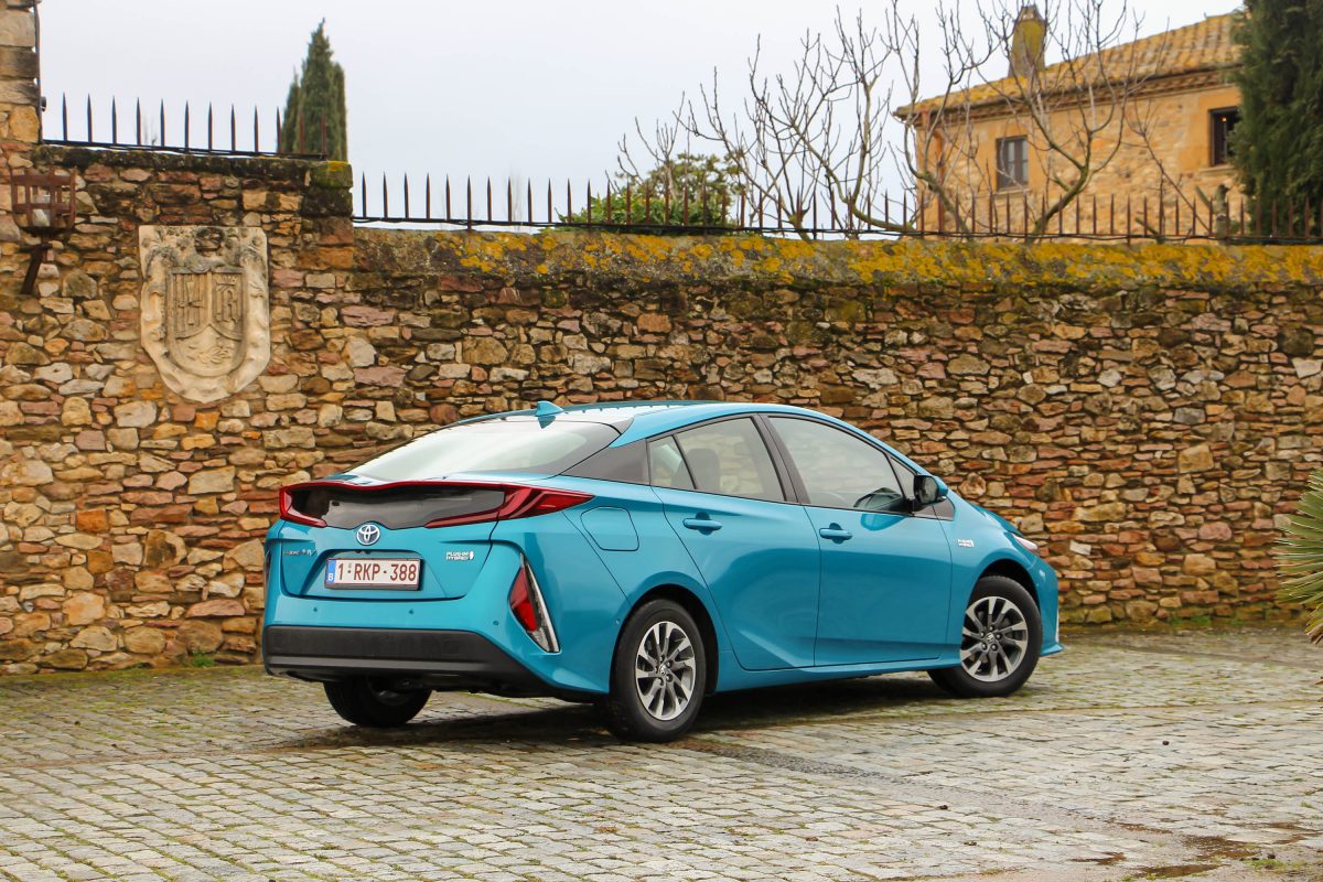 TOYOTA PRIUS