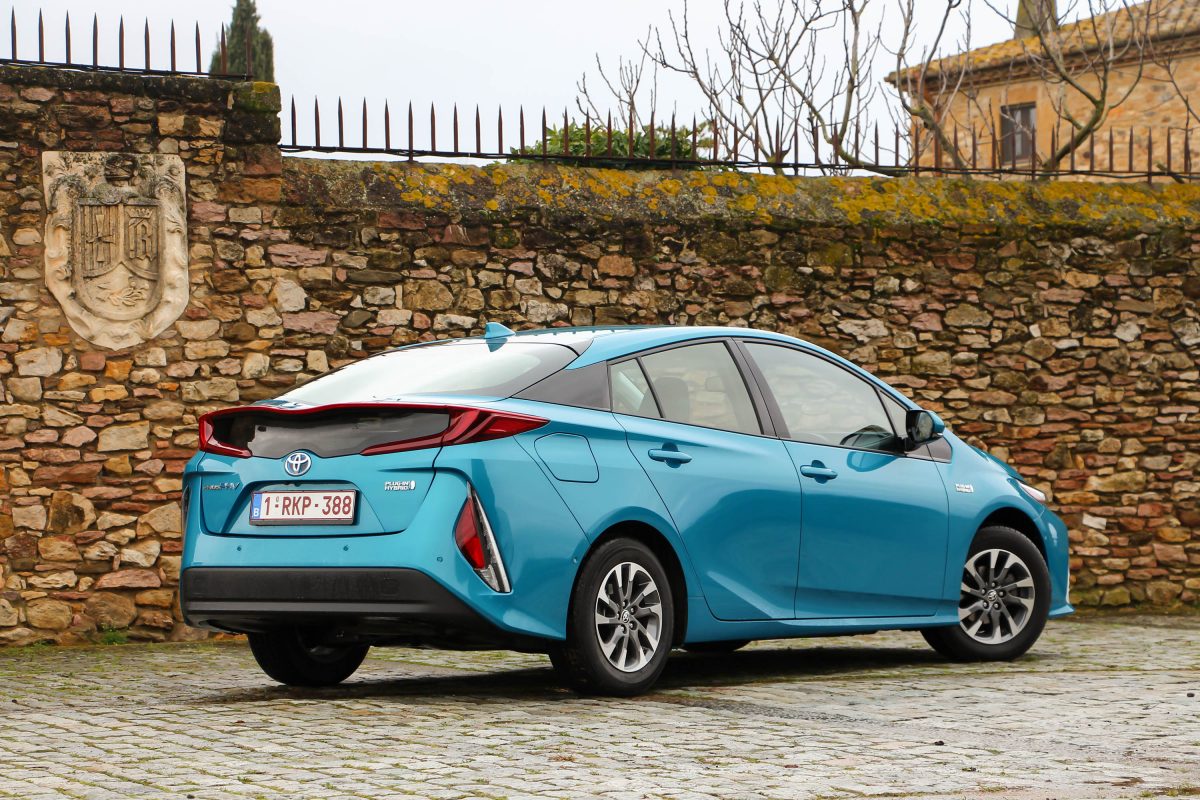 TOYOTA PRIUS