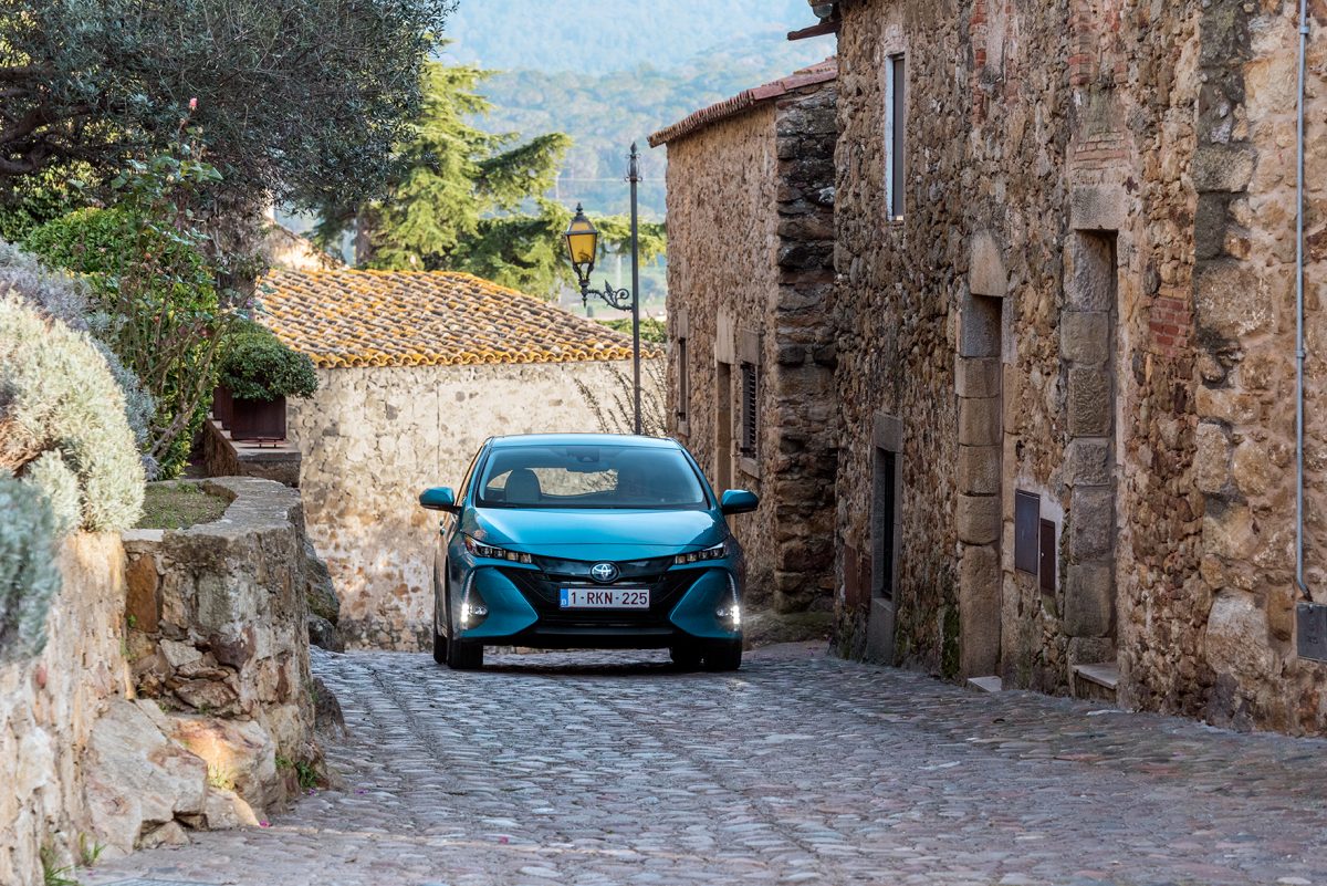 TOYOTA PRIUS