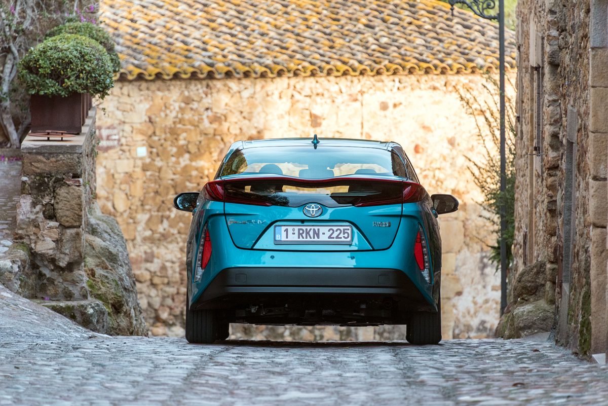 TOYOTA PRIUS