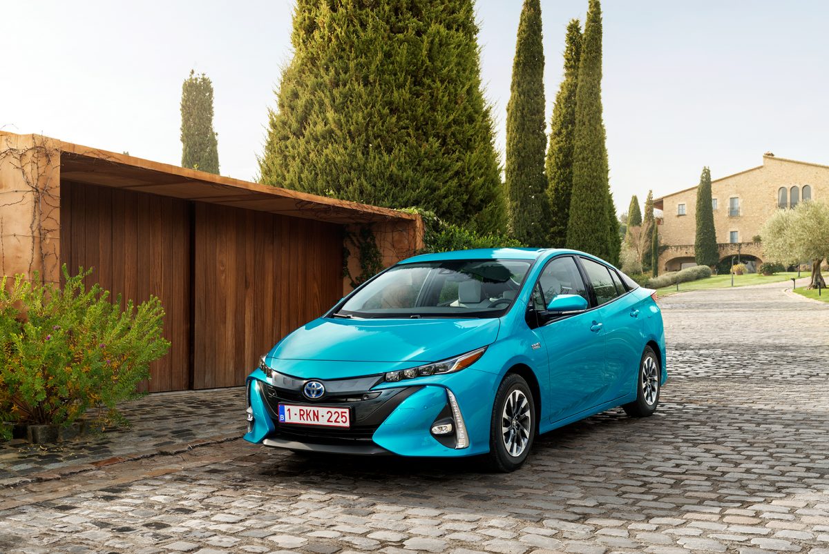 TOYOTA PRIUS